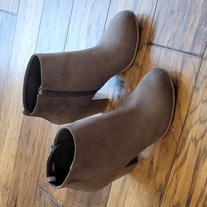 Gap Women's Gray Ankle Boots, Size 9